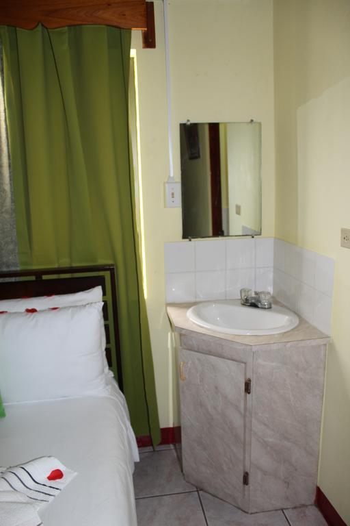 Belcove Hotel & Guesthouse Belize City Luaran gambar